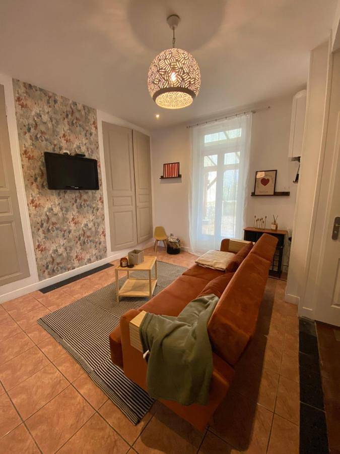 Two-Bedroom House in Vouziers, Ardennes