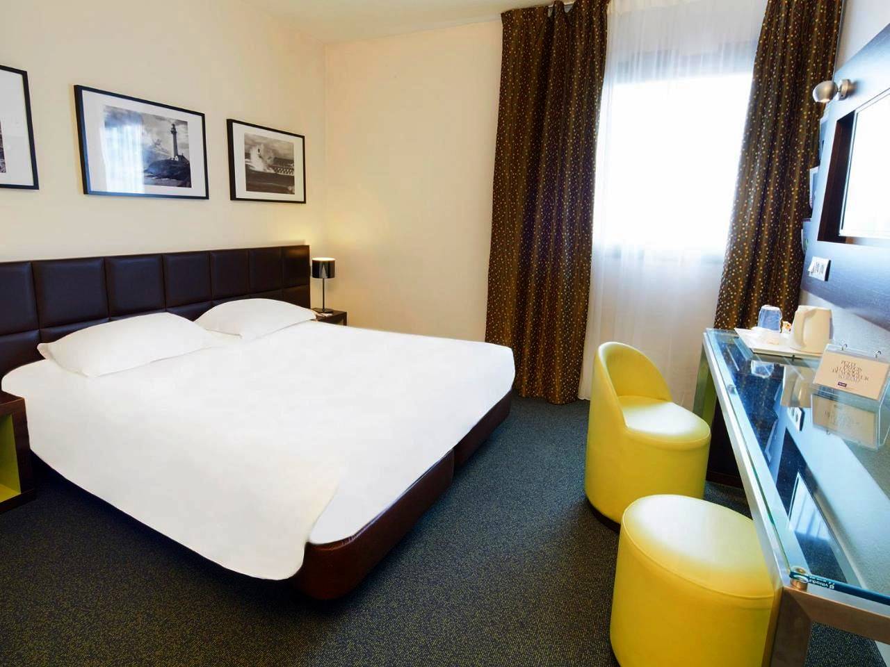 Kyriad Hôtel Orly Aéroport - Athis Mons in Athis-Mons, Essonne