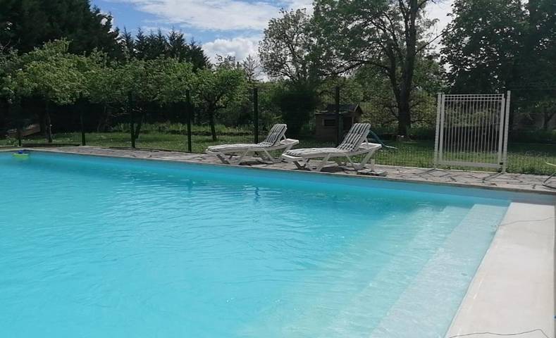 Chambre d’hôte pour 4 personnes, avec Jardin et Piscine à Causse-et-Diège