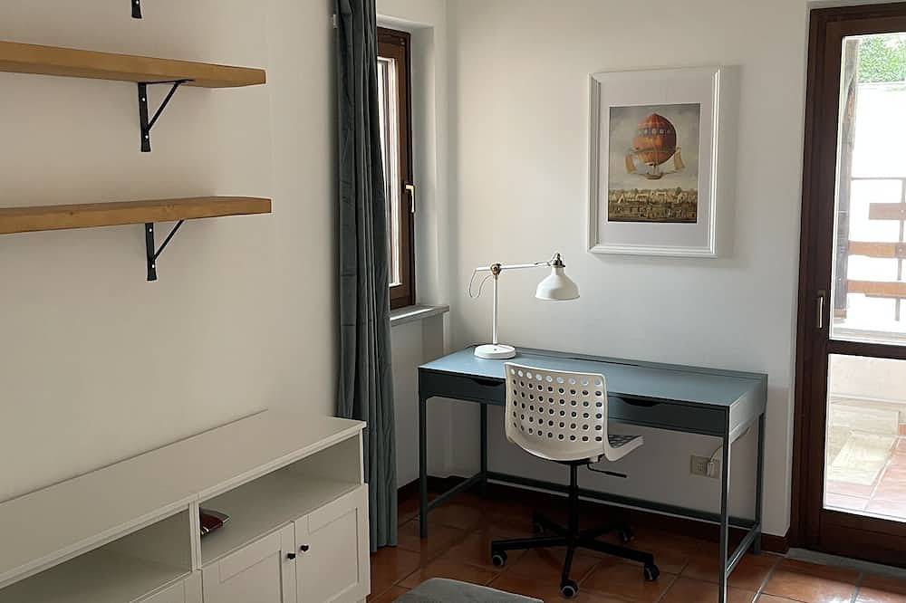 Villa mit großer Terrasse, Garten und Traumblick in Trevignano Romano, Braccianosee