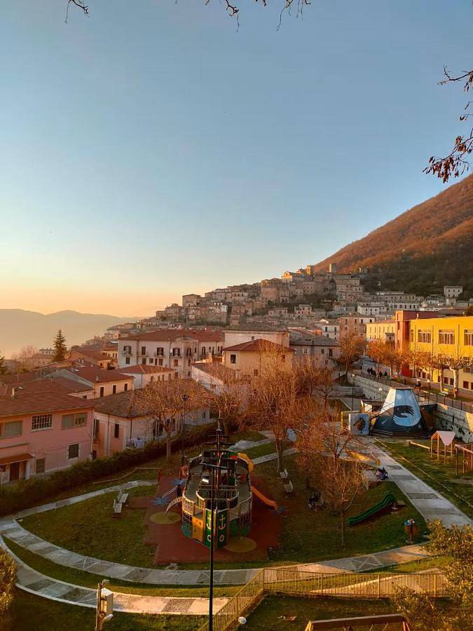 Location de vacances pour 4 personnes, avec vue et terrasse à San Donato Val di Comino