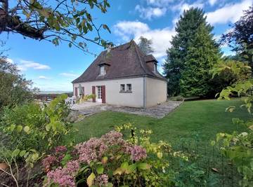 Gîte pour 6 personnes, avec jardin et balcon à Tamniès