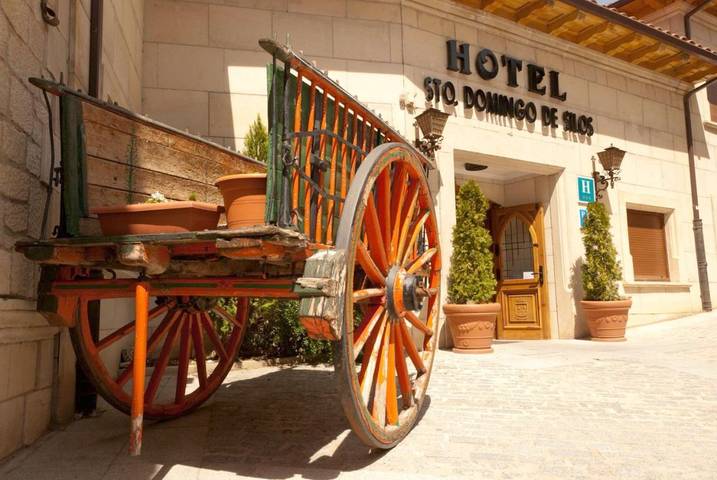 Apartamento para 2 personas, con Jacuzzi y Terraza además de Jardín y Piscina en Santo Domingo de Silos