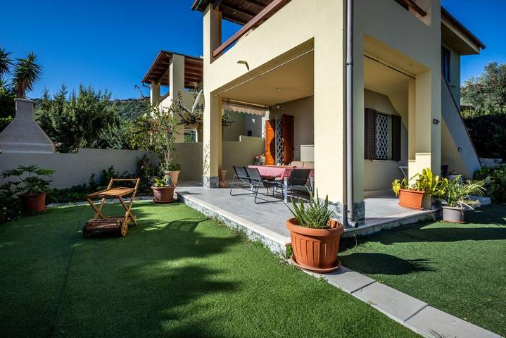 Glamping per 3 persone, con giardino in Sud della Sardegna