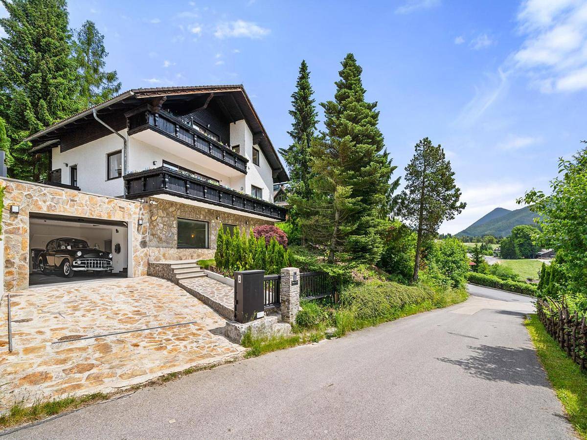 Five-Bedroom Villa with Pool, Sauna, Terraces and Garden in Hochsteiermark
