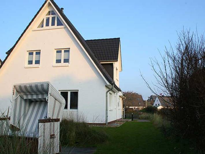 Ganze Ferienwohnung, Haus Emilia App. Leuchtturm - Haus Emilia App. Leuchtturm in Strand Hörnum, Hörnum