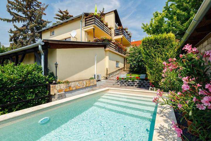 Ferienwohnung für 4 Personen, mit Pool und Garten - 1