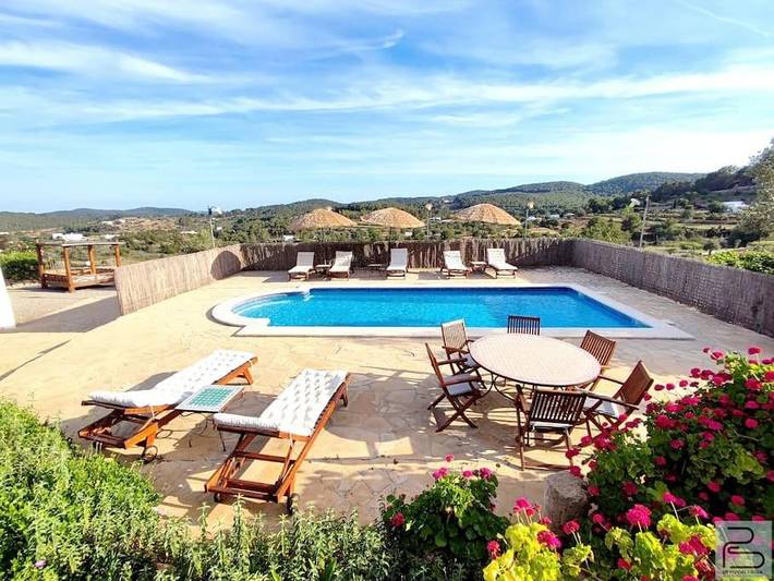 Casa rural para 6 personas, con Balcón y Terraza además de Jardín y Piscina en San Miguel de Balansat - 2