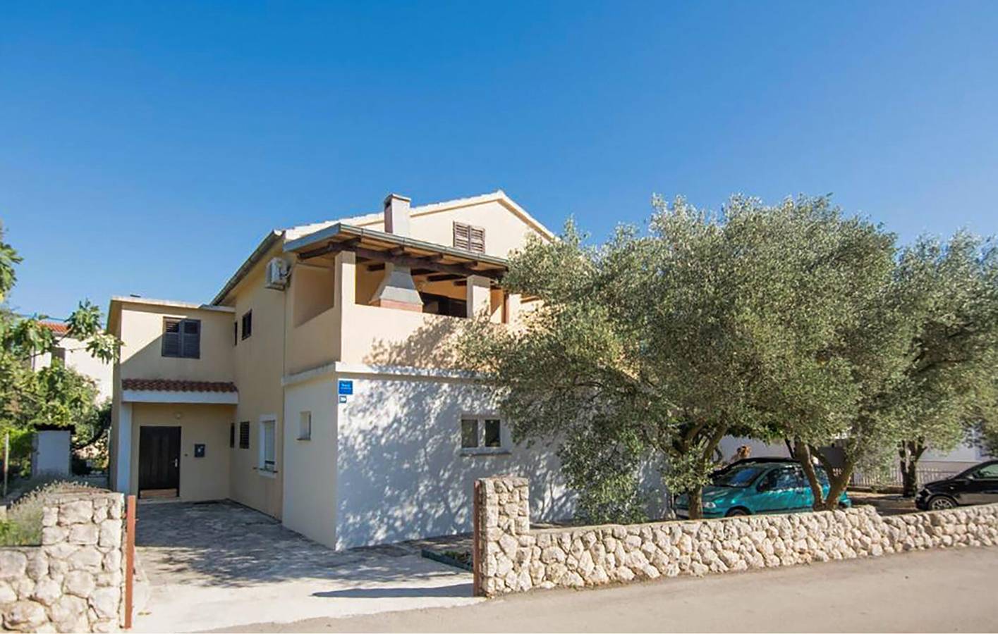 Appartement de vacances entier, Charmant appartement de 2 chambres avec terrasse, parking et Wi-Fi près de la plage in Biograd na Moru, Région de Zadar