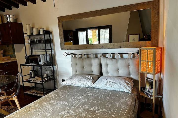 Tuscany Cottage Paratino 53/A-Charming Studio surrounded by Tuscan olive trees in Cecina (desambiguación), Costa Etrusca
