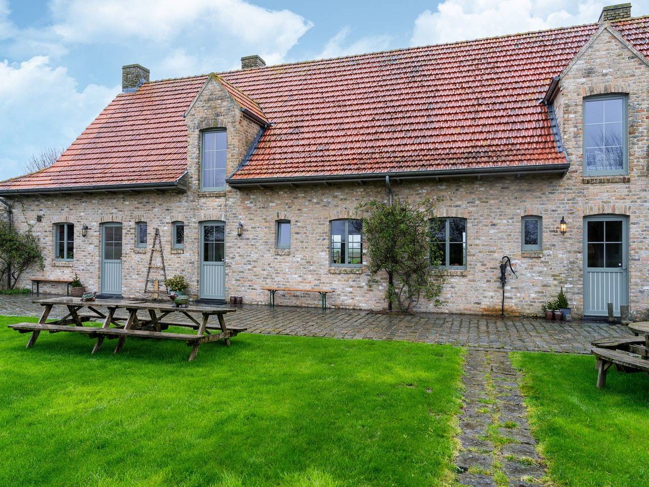Comfortabele  groepswoning met grote tuin in Diksmuide, West-Vlaanderen