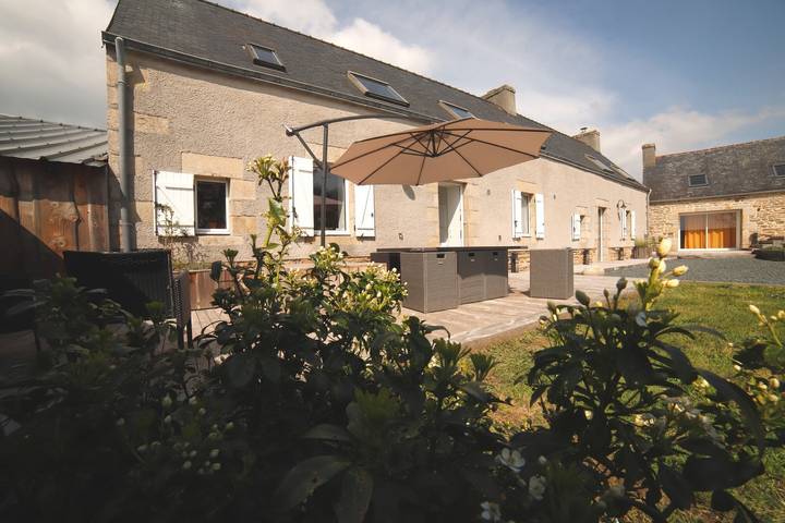 Ferienhaus für 7 Personen, mit Garten und Whirlpool sowie Kinderpool