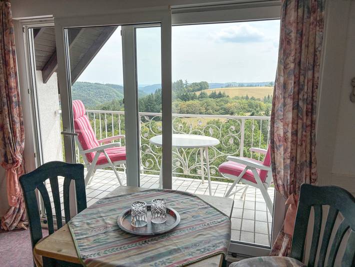 Ferienwohnung für 3 Personen, mit Balkon und Garten in Bad Bertrich - 3
