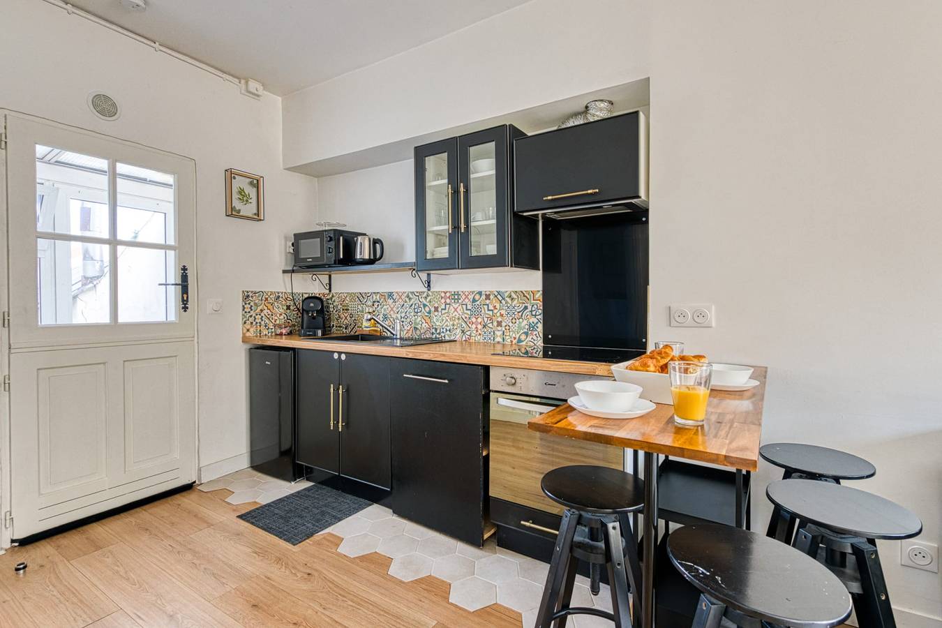Appartement entier, L'Yvelis -  600m Gare - Parking - Wifi in Les Mureaux, Yvelines