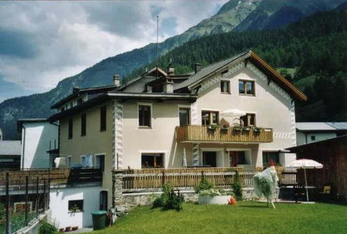 Ferienwohnung für 4 Personen, mit Balkon in Zernez