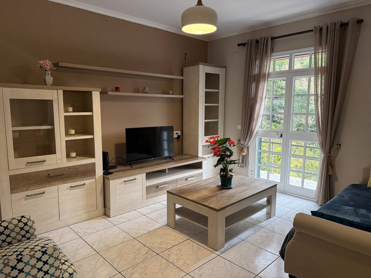 Maison de Vacances « Jardim do Sol » avec Vue Mer, Jardin Privé et Wi-Fi in Pináculo, Tabua