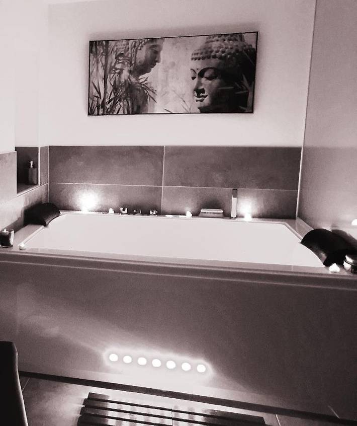 Maison d’hôte pour 2 personnes, avec Balcon et Jacuzzi ainsi que Terrasse et Jardin