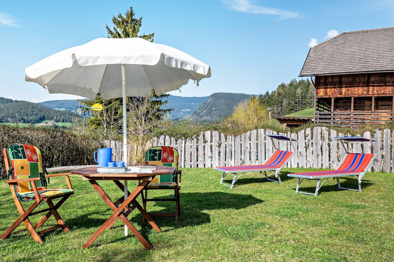 Geheel appartement, Vakantie Appartement "Alpisilence Gunzhof" met Uitzicht op de Bergen, Privé Terras & Wi-Fi in Kastelruth, Dolomiti Superski