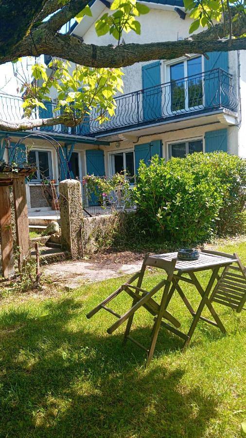 Gîte pour 3 personnes, avec vue ainsi que jardin et terrasse, animaux acceptés à Buzy - 2