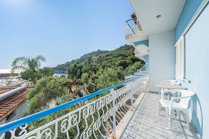 Appartement voor 3 personen, met balkon en tuin, kindvriendelijk in Parga