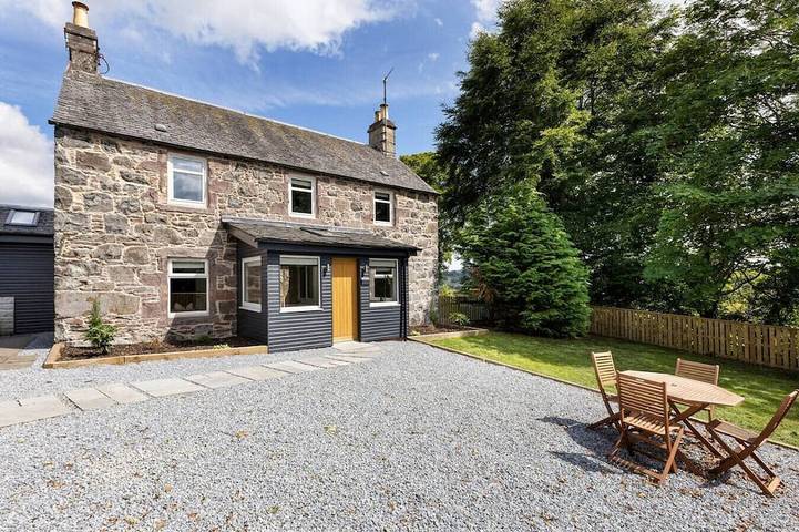 Glamping for 4 people, with garden in Perthshire