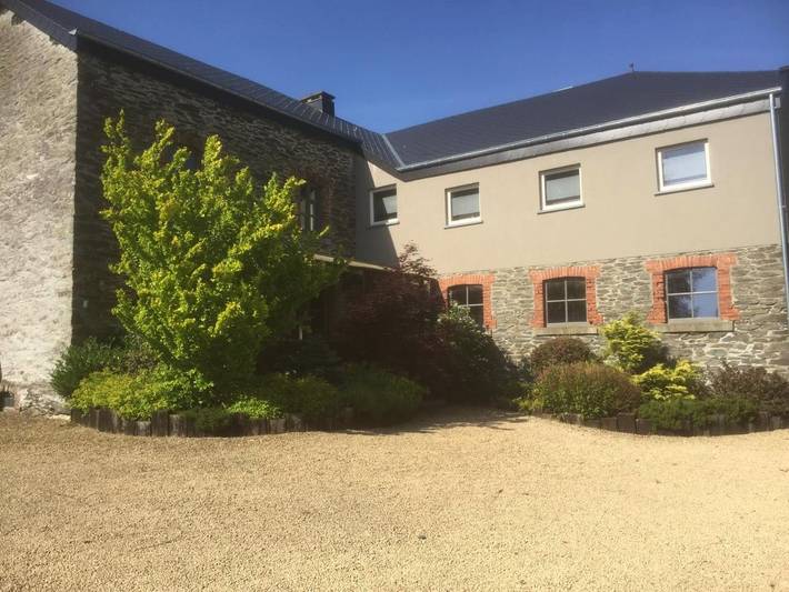 Location de vacances pour 10 personnes, avec terrasse ainsi que vue et jardin à Tenneville - 3