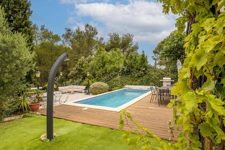 Location de vacances pour 6 personnes, avec vue ainsi que terrasse et piscine, animaux acceptés à Moussan - 3