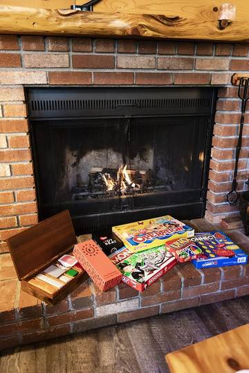 Log Cabin for 4 Guests in Idyllwild, Riverside County, Picture 4