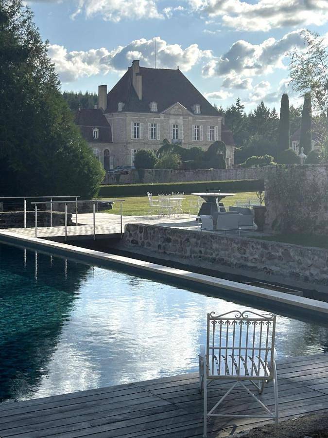Gîte pour 4 personnes, avec vue ainsi que jardin et piscine à Magny - 4