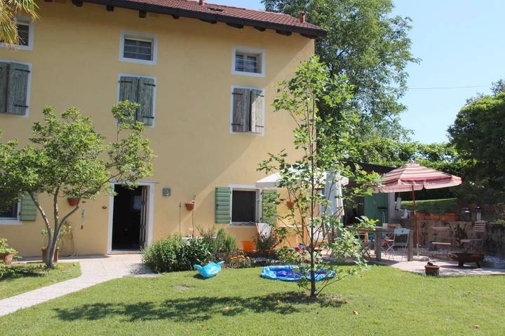 Ferienhaus für 12 Personen, mit Terrasse und Garten sowie Ausblick