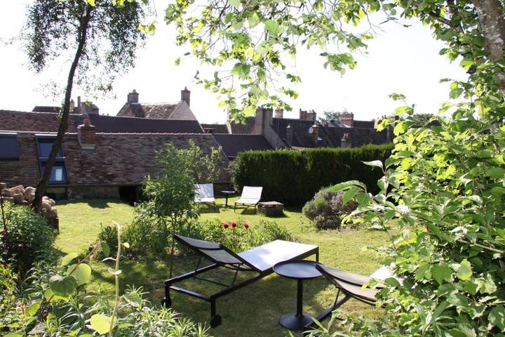 Chambre d’hôte pour 2 personnes, avec vue et jardin