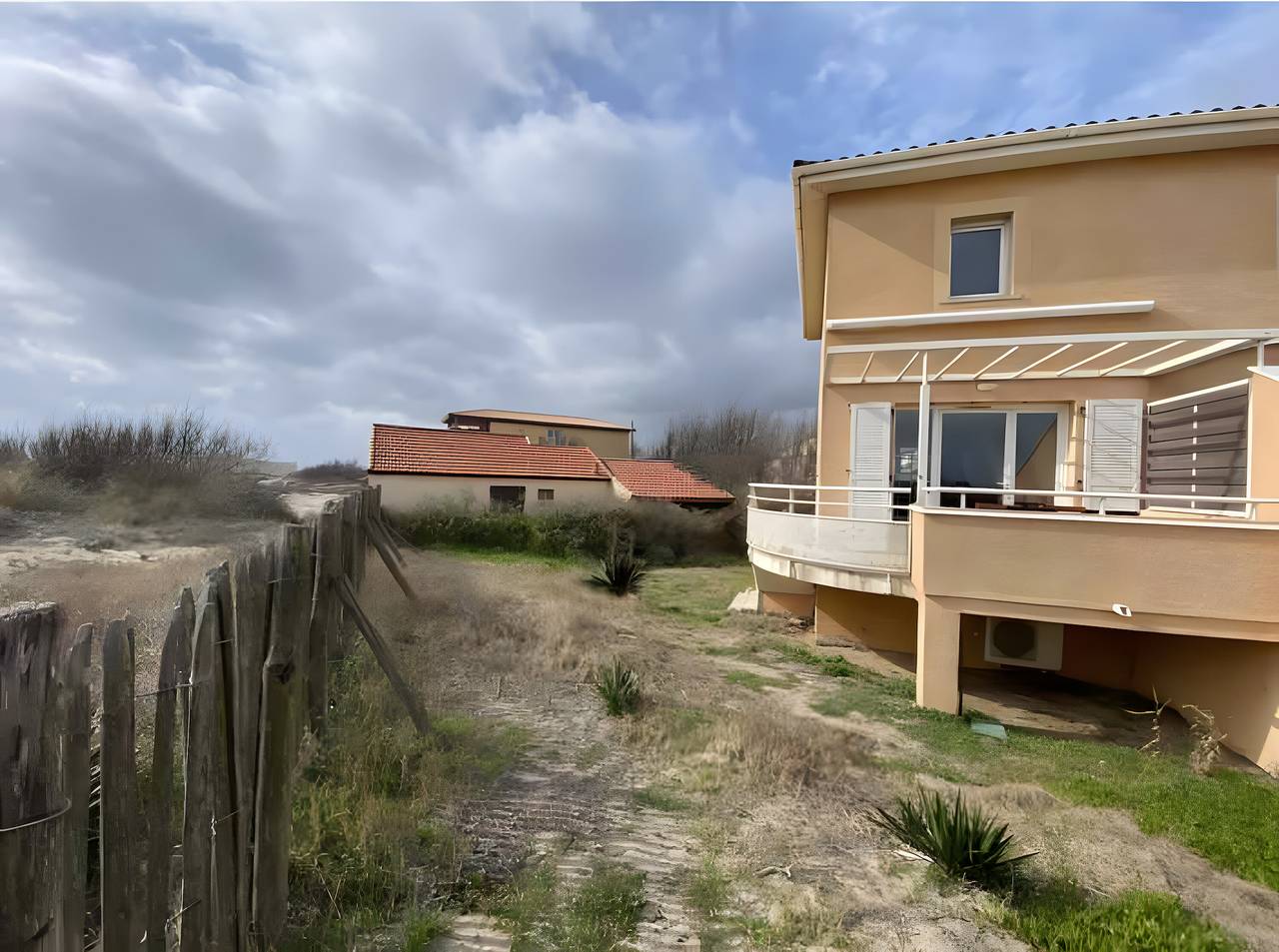 Casa de Vacaciones 'Los Pies en el Agua' con Vista al Mar, Wi-Fi y Aire Acondicionado in Marseillan-Plage, Marseillan