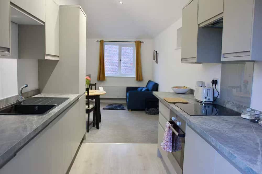 Ganze Wohnung, Modern 1Br Guest Lodge • Free Parking • Near Lgw in Crawley, West Sussex