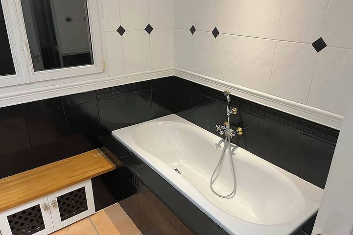 Hermosa casa de una sola planta de 160 m2 totalmente vallada con piscina. in Saint-Sulpice-la-Pointe, Región de Castres