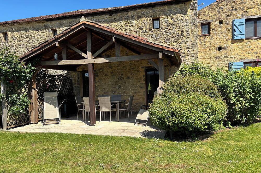 The Cottage at Cours du Fleuve in Calès, Périgord Pourpre