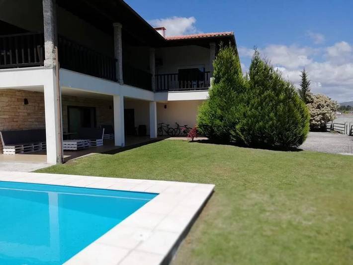 Location de vacances pour 4 personnes, avec vue ainsi que jardin et piscine à Chaves - 2