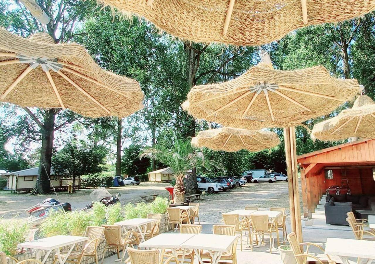 Camping Bois et Toilés in Saint-Rambert-d'Albon, Région de Valence