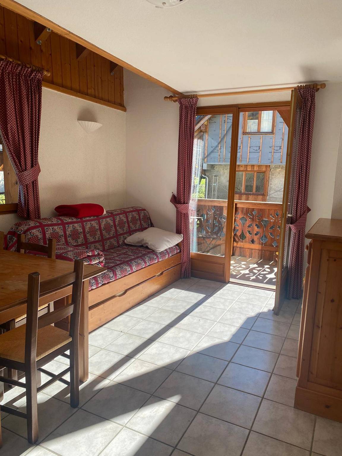 Ganze Wohnung, Apartment 'Le Miolans' mit Bergblick und Balkon in Saint-Colomban-des-Villards, Region Saint-Jean-de-Maurienne