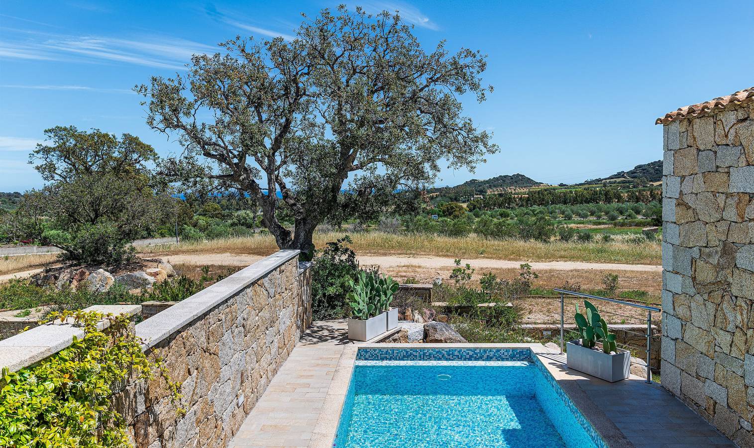 Villa 'Laccus 8' avec vue sur la mer, Wi-Fi et climatisation in Province de Cagliari
