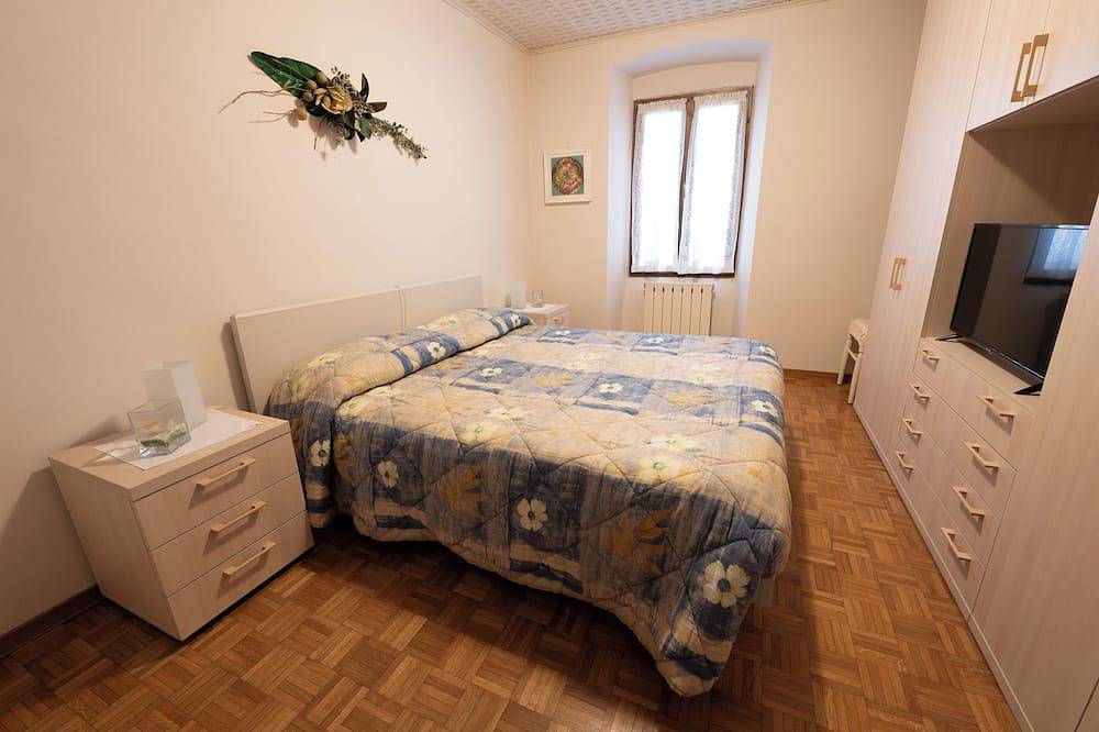 Appartement entier, Casa Dei Rimonei 2, apartment in the center of Breguzzo (Campiglio area) in Breguzzo, Sella Giudicarie