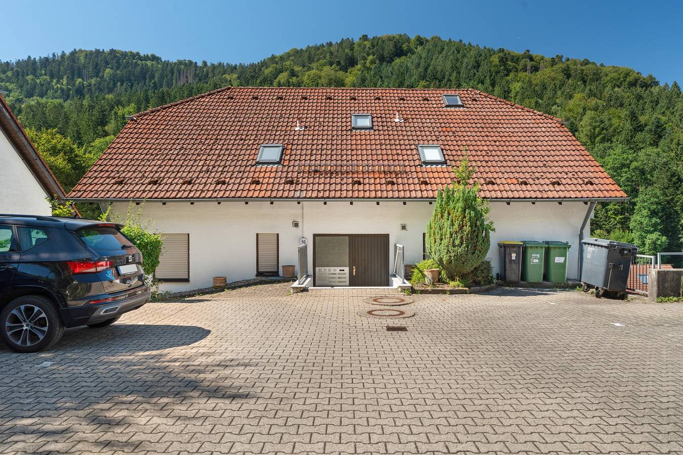 Ganze Wohnung, Ferienwohnung 'Rosa 2' mit Balkon und Wi-Fi in Bad Herrenalb, Nordschwarzwald