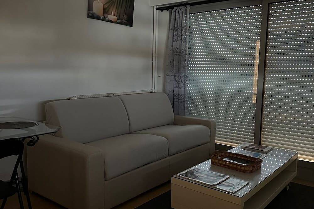 Entire apartment, View of the Eiffel Tower and Paris, Terrace and Quiet area in Clamart, Hauts-de-Seine