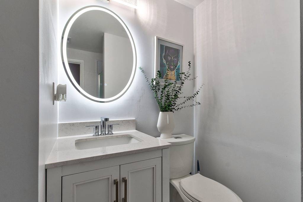 Modern Creative Home Nestled Minutes From Dc in Arlington (VA), Arlington County