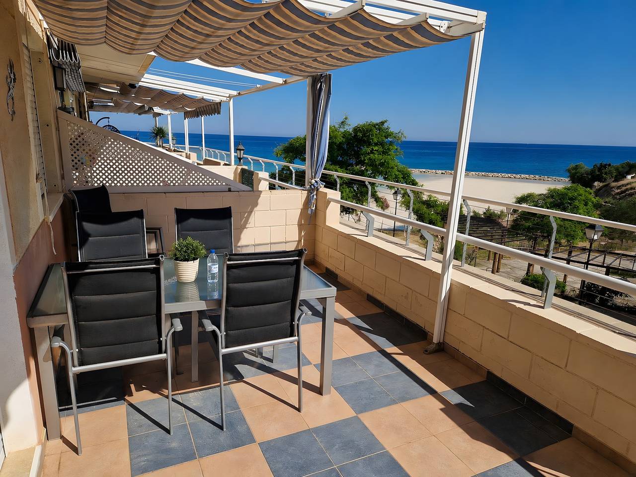 Appartement entier, Appartement Sol y Mar Playa, Grande Terrasse, Accès Direct Plage et Piscine Commune in La Merced, El Campello