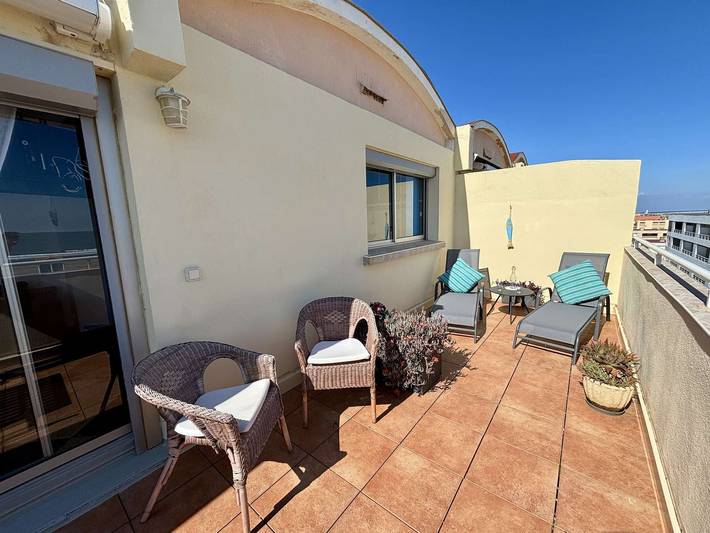 Ganze Wohnung, 2-Zimmer-Wohnung mit Terrasse und Meerblick, 50m vom Strand entfernt in Port-la-Nouvelle, Mittelmeerküste (Frankreich)