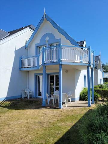 Gîte pour 5 personnes, avec vue et bassin pour enfant ainsi que piscine et jardin, animaux acceptés dans Aquaclub de Belle Dune