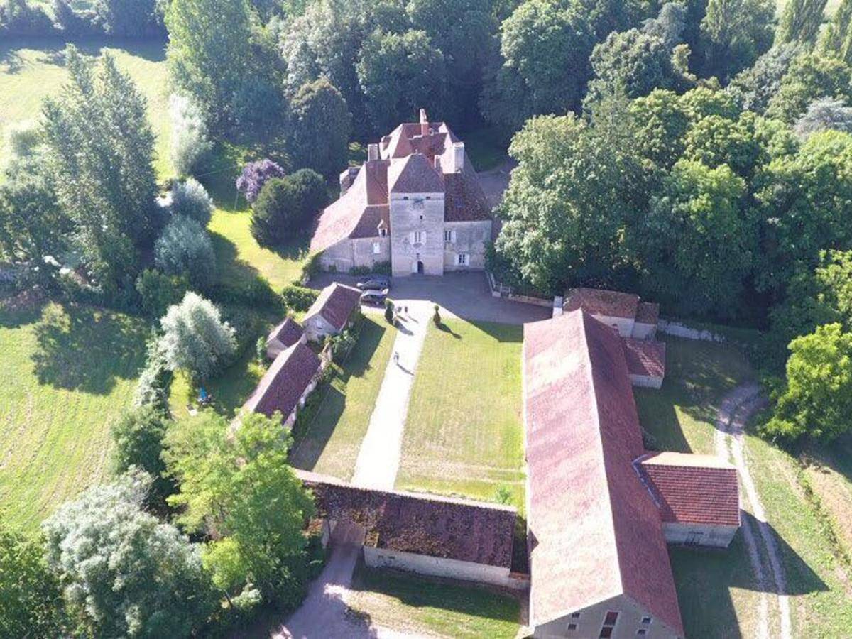 Maison de campagne charmante avec jardin au Château de Vesset - Fr-1-489-64 in Treteau, Région de Vichy