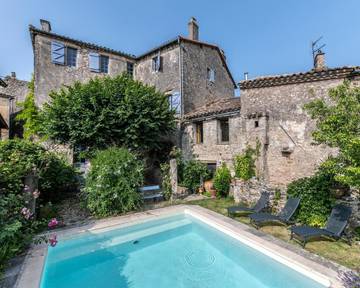 Cottage pour 4 personnes, avec jardin et balcon ainsi que piscine et vue, animaux acceptés dans Forêt domaniale de Grésigne