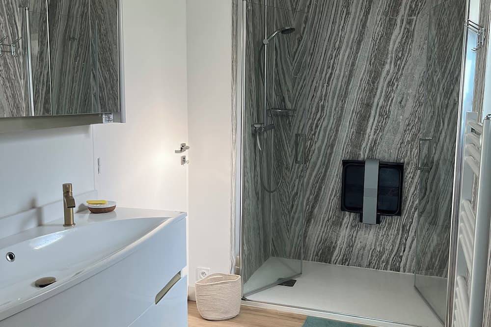 \"L'Abri côtier\", exceptional location on the cliff with 180° sea view. in Plougonvelin, Región de Brest