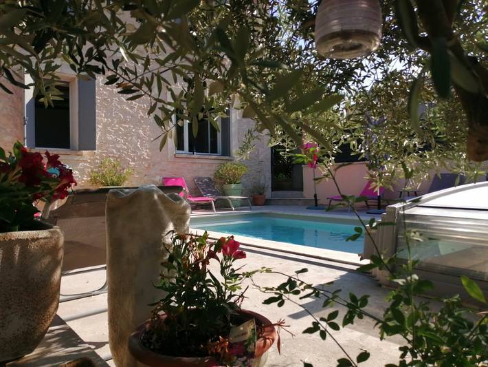 Gîte pour 4 personnes, avec piscine ainsi que terrasse et jardin dans le Vaucluse - 3